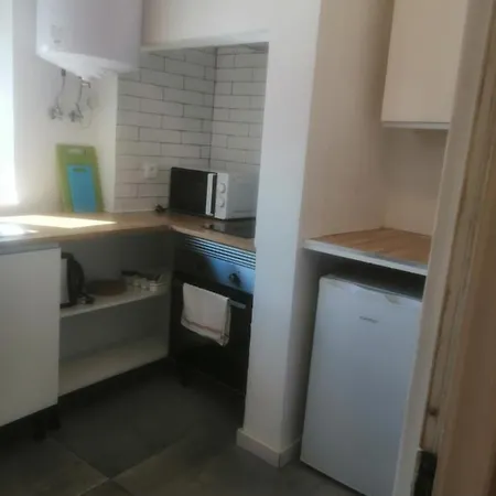 Economic Studio Near Graca * Lisboa